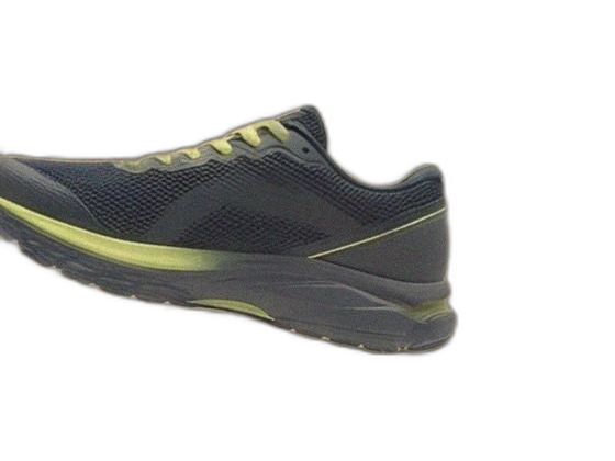 Foto sepatu sesudah background dihapus